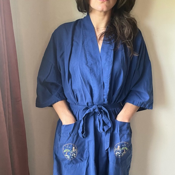 VTG Chinese Robe - Picture 3 of 8